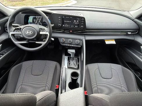 New 2026 Hyundai Elantra SE image 22