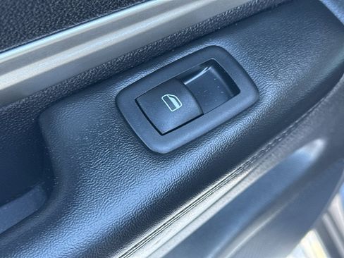 Used 2019 Dodge Durango SXT image 31