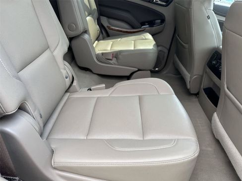 Used 2020 Chevrolet Tahoe Premier AWD/4WD image 17