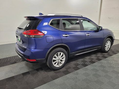 Used 2017 Nissan Rogue SV w/ Sun & Sound Touring Package AWD/4WD image 10