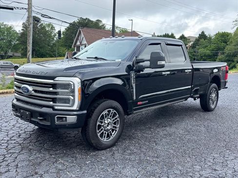 Used 2023 Ford F350 Limited w/ FX4 Off-Road Package AWD/4WD image 3