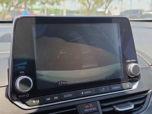 Used 2025 Nissan Altima 2.5 SV FWD image 24