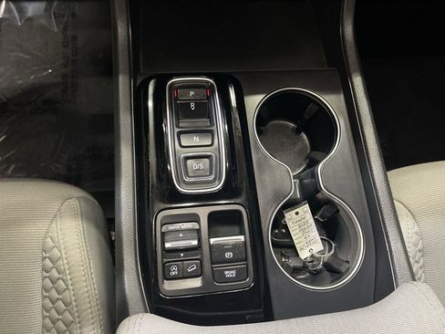 Used 2023 Honda Pilot LX image 19