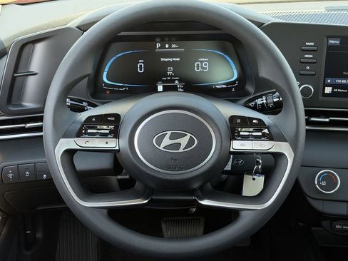 New 2025 Hyundai Elantra SE image 12