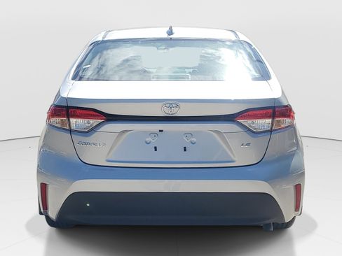 Certified 2025 Toyota Corolla LE FWD image 4