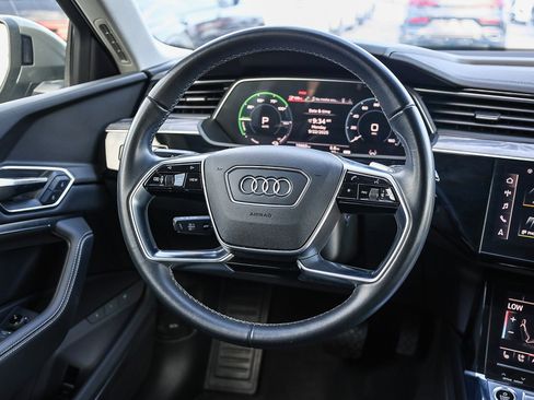 Used 2024 Audi Q8 e-tron Premium Plus w/ Premium Plus Package image 15