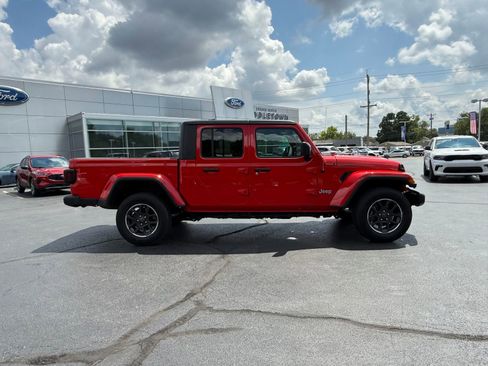Used 2023 Jeep Gladiator Overland image 5