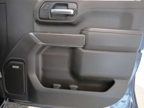 Used 2022 GMC Sierra 2500 AT4 image 27