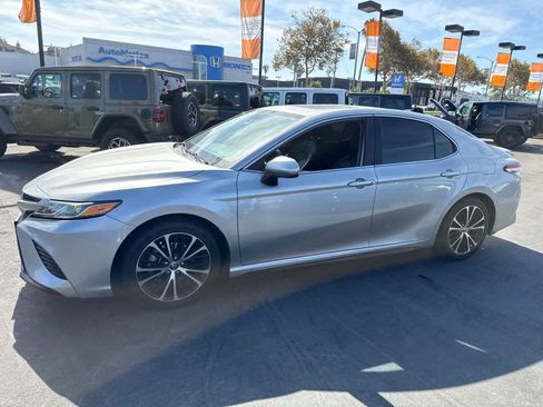 Used 2020 Toyota Camry SE FWD image 25