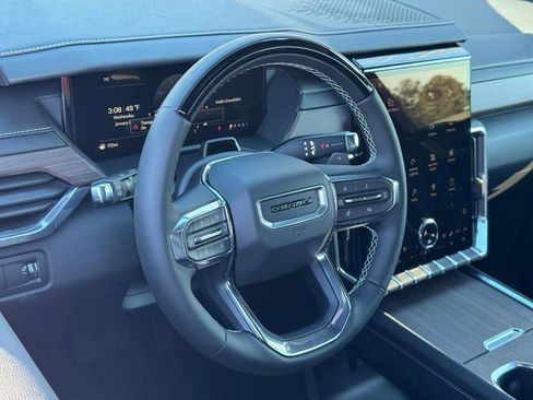 New 2026 GMC Acadia Denali w/ Super Cruise Package image 15