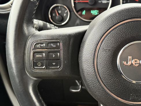 Used 2013 Jeep Wrangler Unlimited Rubicon w/ Connectivity Group image 20