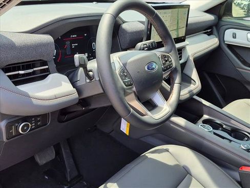 New 2026 Ford Explorer Active w/ Active Comfort Package RWD image 3