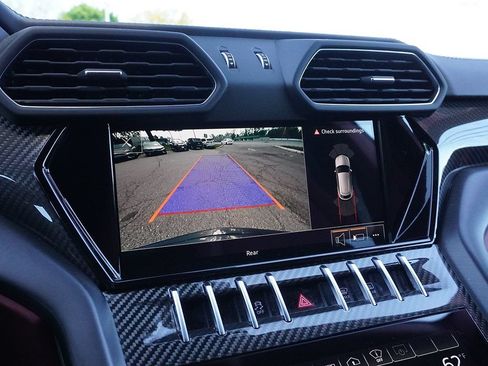 Used 2022 Lamborghini Urus AWD/4WD image 53