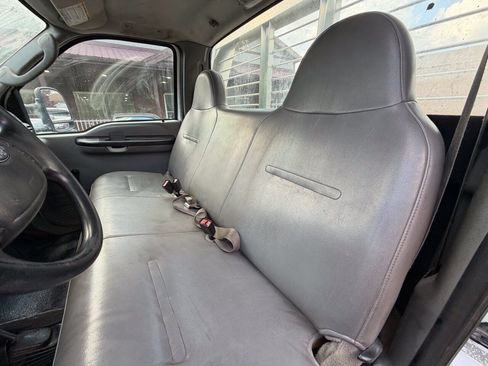 Used 2006 Ford F350 4x4 Regular Cab DRW Super Duty image 21