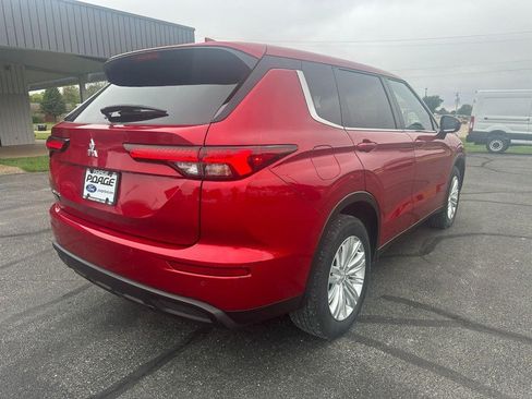 Used 2024 Mitsubishi Outlander ES AWD/4WD image 3