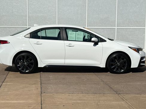 Certified 2025 Toyota Corolla SE image 3