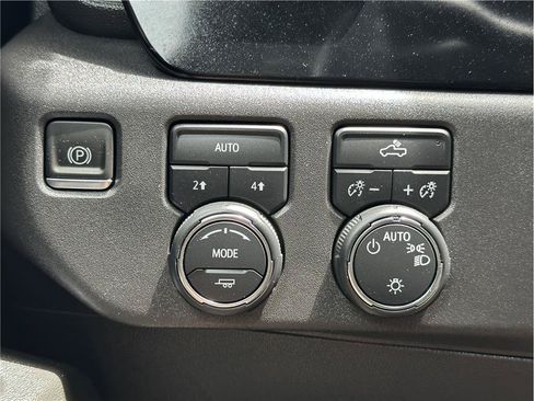 Used 2023 Chevrolet Silverado 1500 LT AWD/4WD image 26