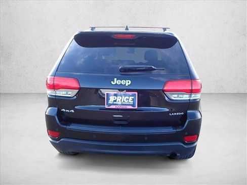 Used 2019 Jeep Grand Cherokee Laredo w/ 18" Wheel & 8.4" Radio Group image 3