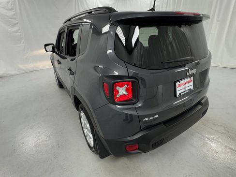 Used 2023 Jeep Renegade Latitude w/ Premium Group AWD/4WD image 5
