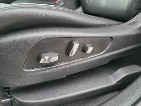 Used 2017 Cadillac XT5 Luxury image 21