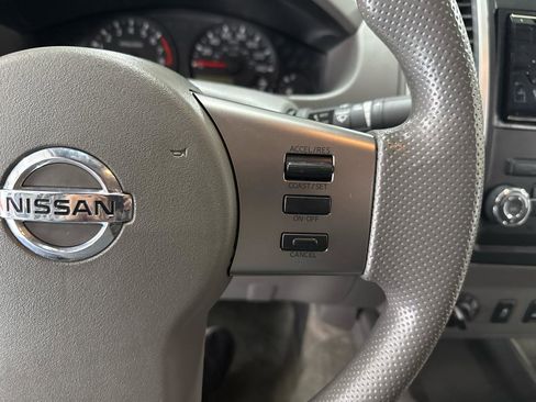 Used 2012 Nissan Frontier SV AWD/4WD image 12