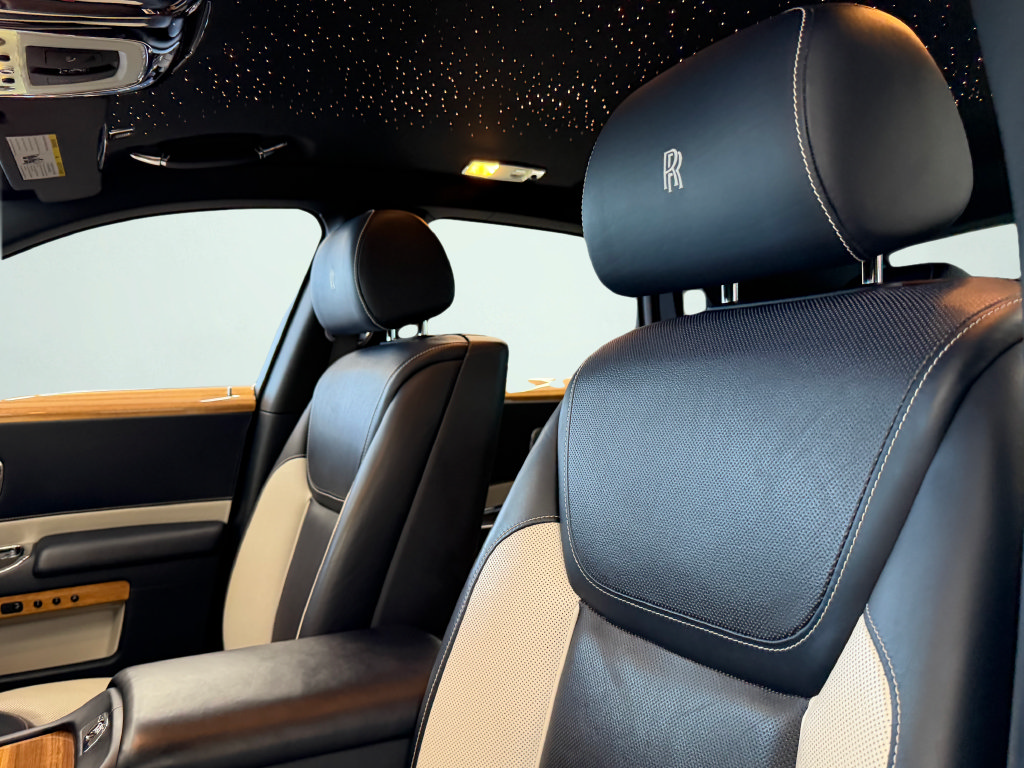 Used 2019 Rolls-Royce Ghost RWD image 35