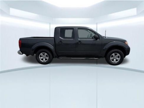Used 2013 Nissan Frontier SV image 8