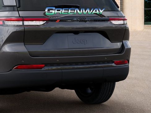 New 2025 Jeep Grand Cherokee Altitude RWD image 13