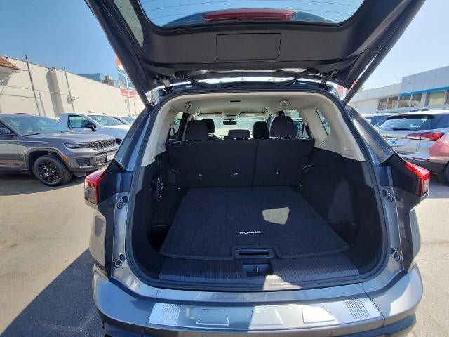 Used 2026 Nissan Rogue SV FWD image 23