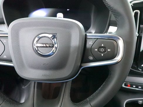 Used 2025 Volvo XC40 B5 Core AWD/4WD image 12
