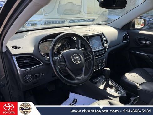 Used 2019 Jeep Cherokee Limited image 12