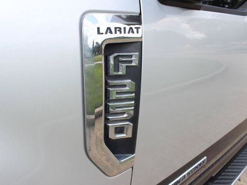 Used 2017 Ford F250 Lariat w/ Lariat Ultimate Package AWD/4WD image 24
