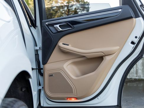 Certified 2023 Porsche Macan S image 44