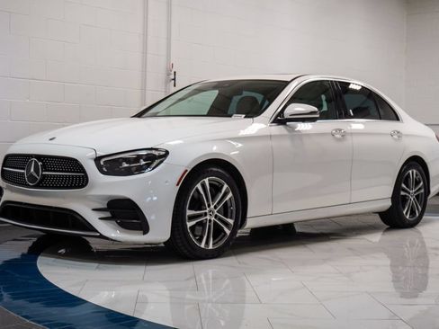 Used 2022 Mercedes-Benz E 350 4MATIC Sedan image 4