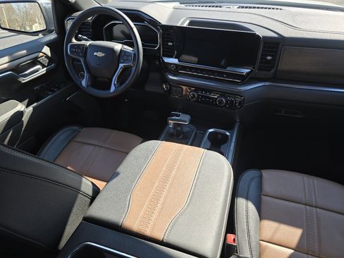 Used 2024 Chevrolet Silverado 1500 High Country image 37