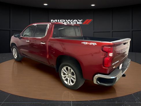 Used 2023 Chevrolet Silverado 1500 LTZ AWD/4WD image 3