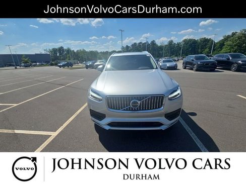 Used 2020 Volvo XC90 T5 Momentum w/ Protection Package Premier AWD/4WD image 3