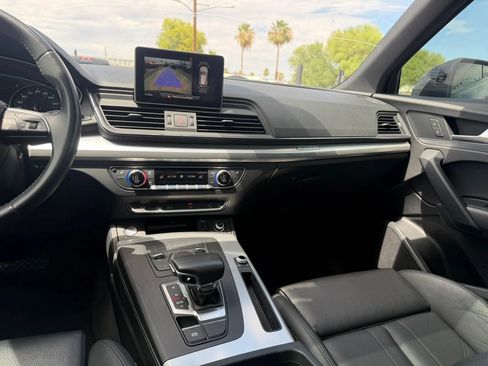 Used 2020 Audi Q5 2.0T Premium w/ Titanium Sport Package AWD/4WD image 24