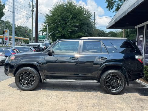 Used 2016 Toyota 4Runner Trail AWD/4WD image 4