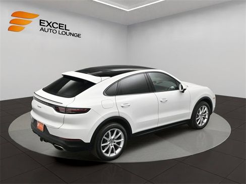 Used 2023 Porsche Cayenne Coupe image 55