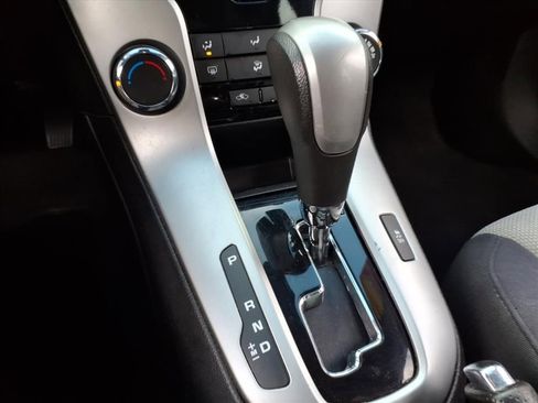 Used 2015 Chevrolet Cruze LS image 18