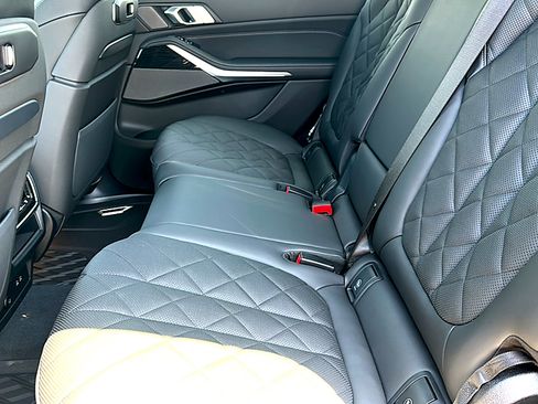 New 2027 BMW X7 xDrive40i AWD/4WD image 16