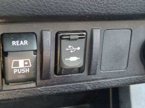 Certified 2019 Toyota Tacoma SR5 image 20