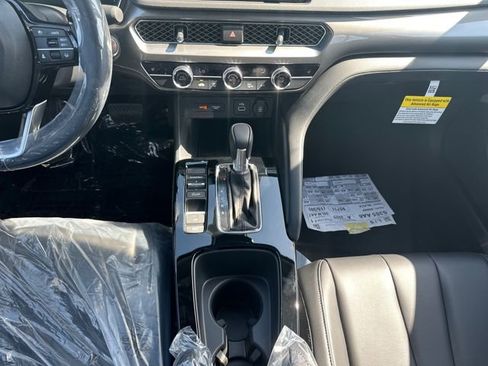 New 2025 Acura Integra FWD image 27