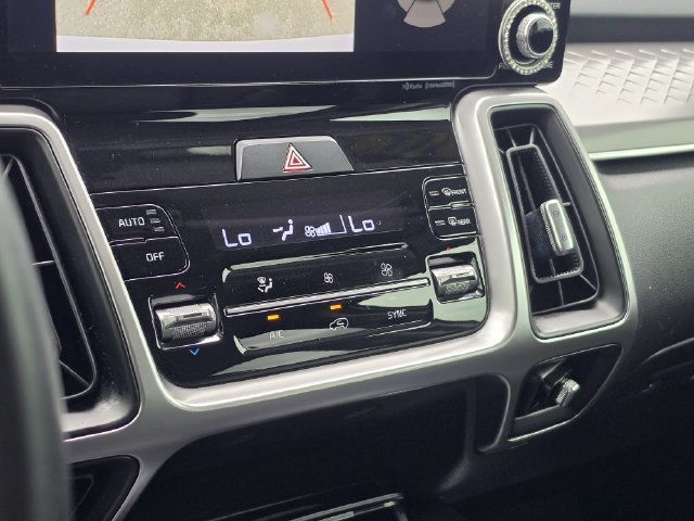 Used 2022 Kia Sorento S FWD image 26