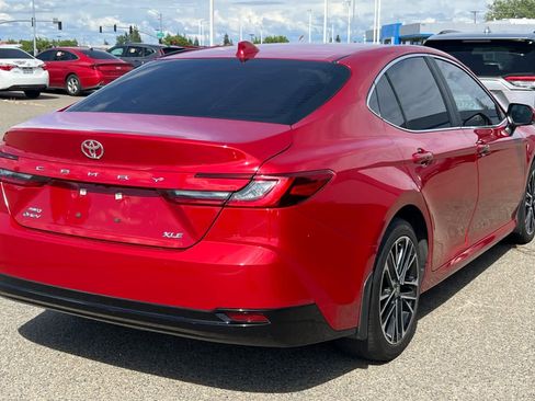 Used 2025 Toyota Camry XLE image 4