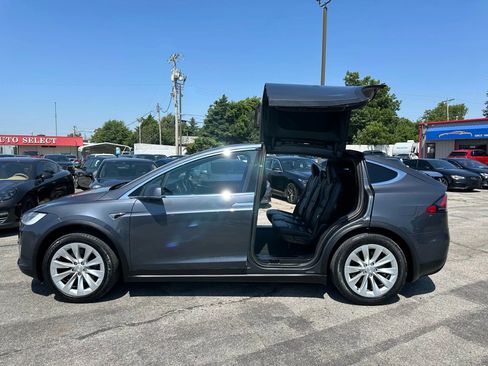 Used 2018 Tesla Model X 75D image 51