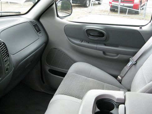 Used 2003 Ford F150 XLT image 19