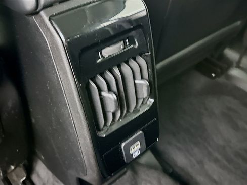 Used 2022 Jeep Compass Limited w/ Sun and Sound Group image 33