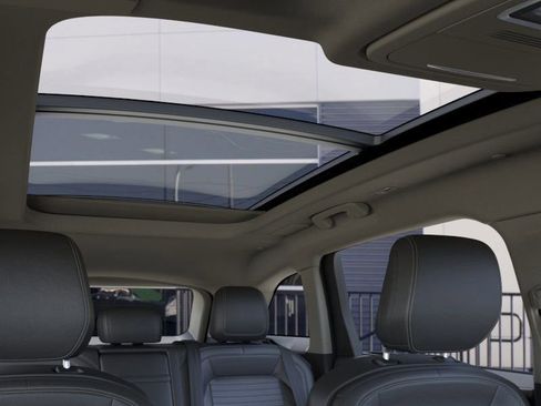 New 2025 Lincoln Nautilus Reserve image 22